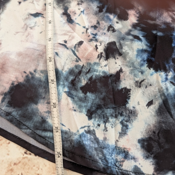 SALE NWT Torrid Tie-dye Georgette Cage Front Tank 00 - Picture 15 of 15